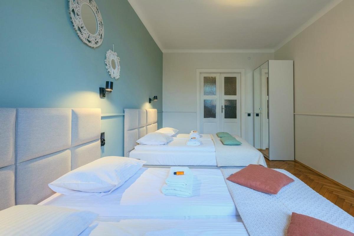 Classic Apartments Pilsudskiego Street Krakow Ngoại thất bức ảnh